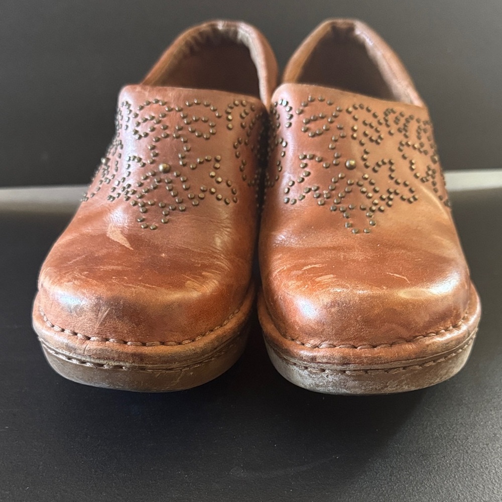 Brown Ariat 21231 Studded Western Slip On Clog Shoe Women's sz 8 Distressed Read